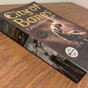 THE MORTAL INSTRUMENTS: CITY OF BONES BOOK ONE